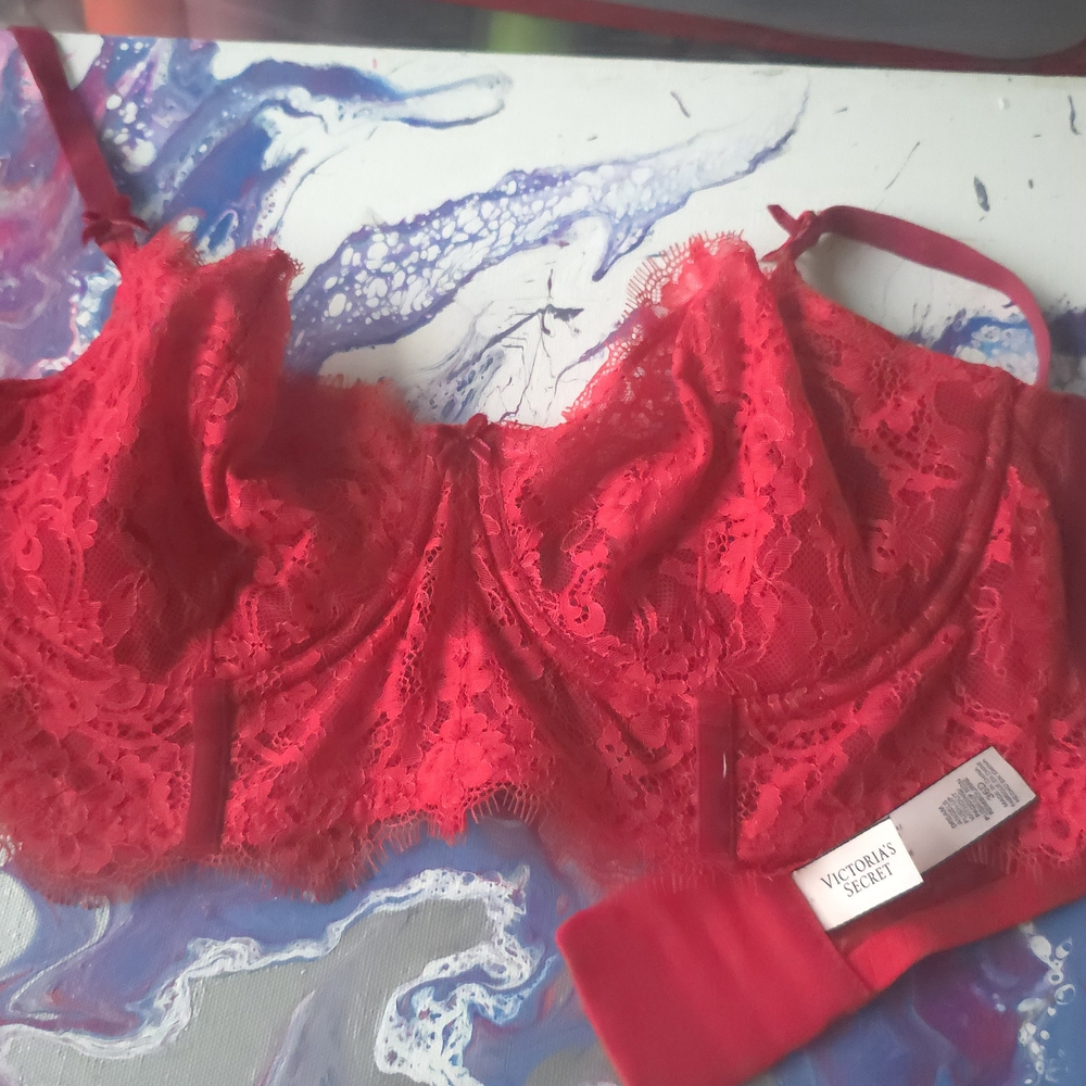 Victoria's Secret Red Lace Underwire Bra